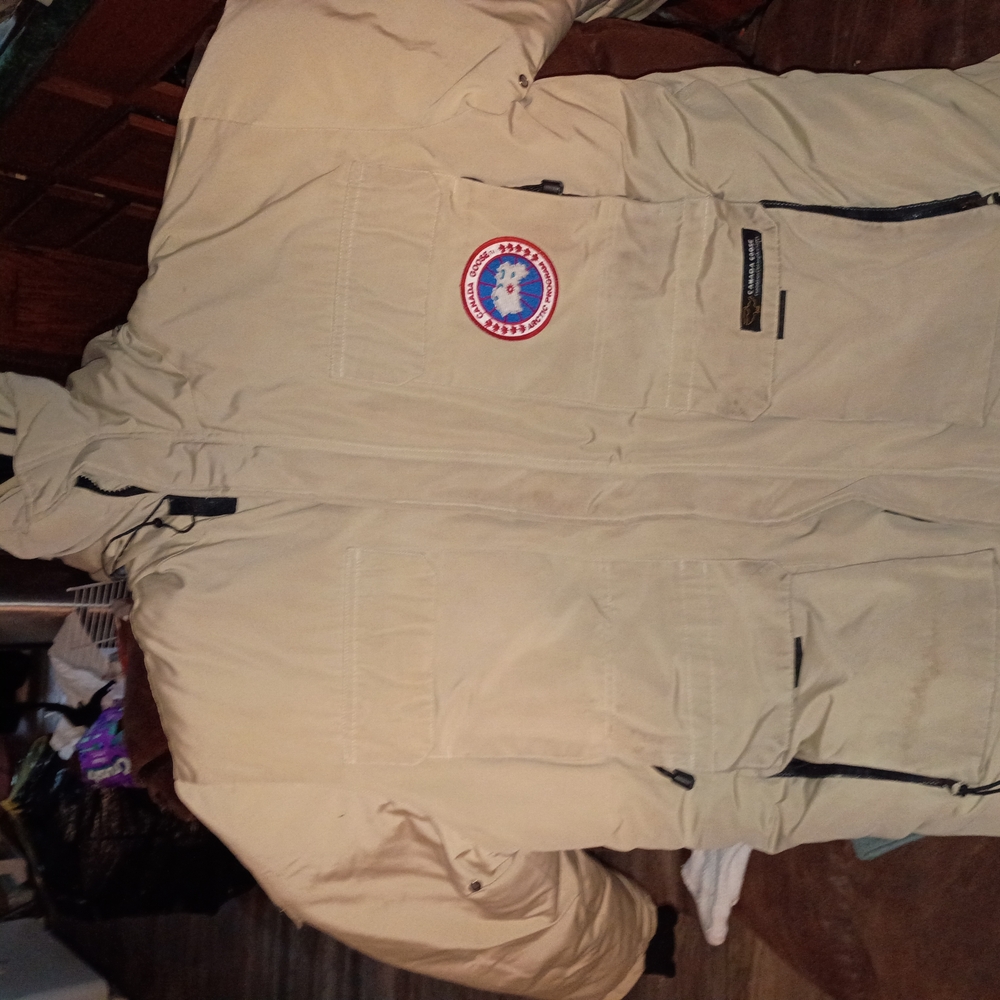 Canada Goose Tan Puffer Jacket Weather-Resistant Design